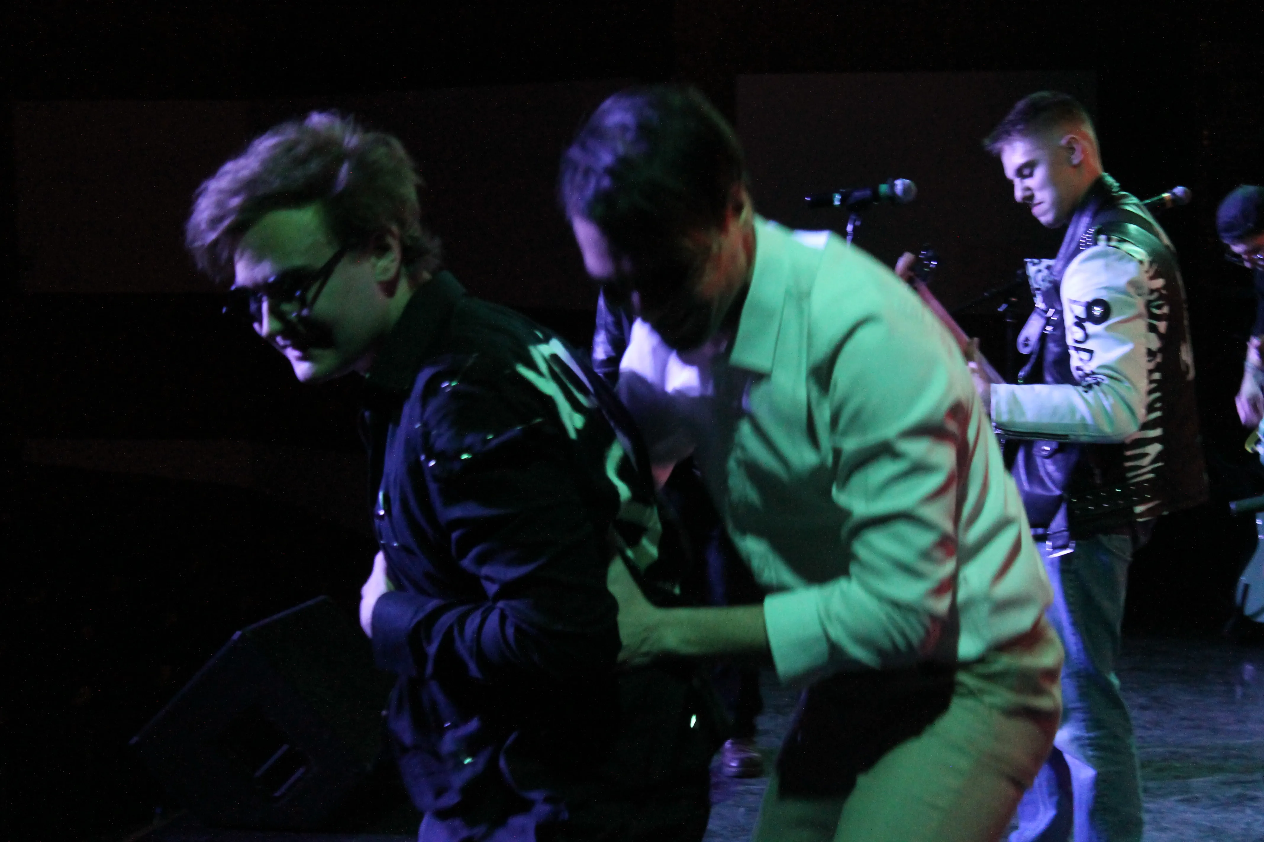 Тематический концерт клуба «Живой звук» «Точь-в-точь»